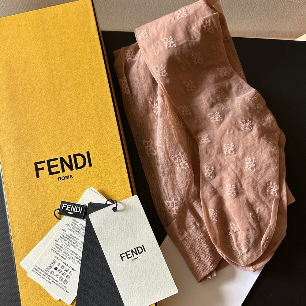 New Fendi Blush Textured leggings/Hosiery in retail box